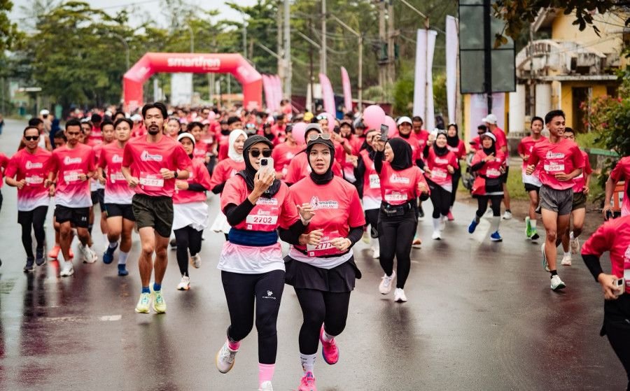 Jaringan 4G SMARTFREN Resmi Meluas di Bengkulu, Ribuan Warga Meriahkan Fun Run 2025 di Pantai Panjang